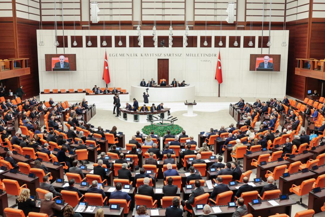 EN DÜŞÜK EMEKLİ AYLIĞININ 23 BİN 552 LİRAYA ÇIKARILMASINI ÖNGÖREN TEKLİF TBMM'YE SUNULDU