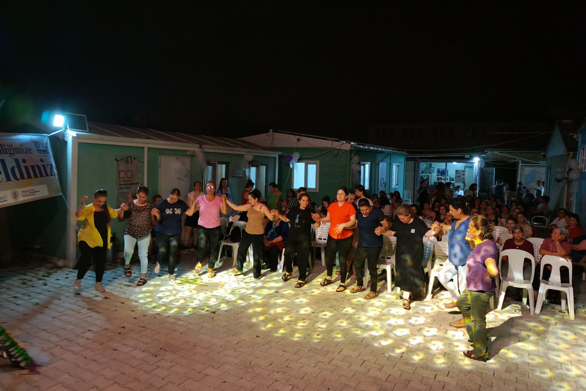KADINLAR ŞENLİKTE BULUŞTU