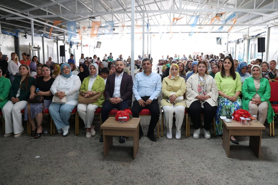 AK PARTİ HATAY KADIN KOLLARINDAN "SIFIR ATIK" EĞİTİMİ