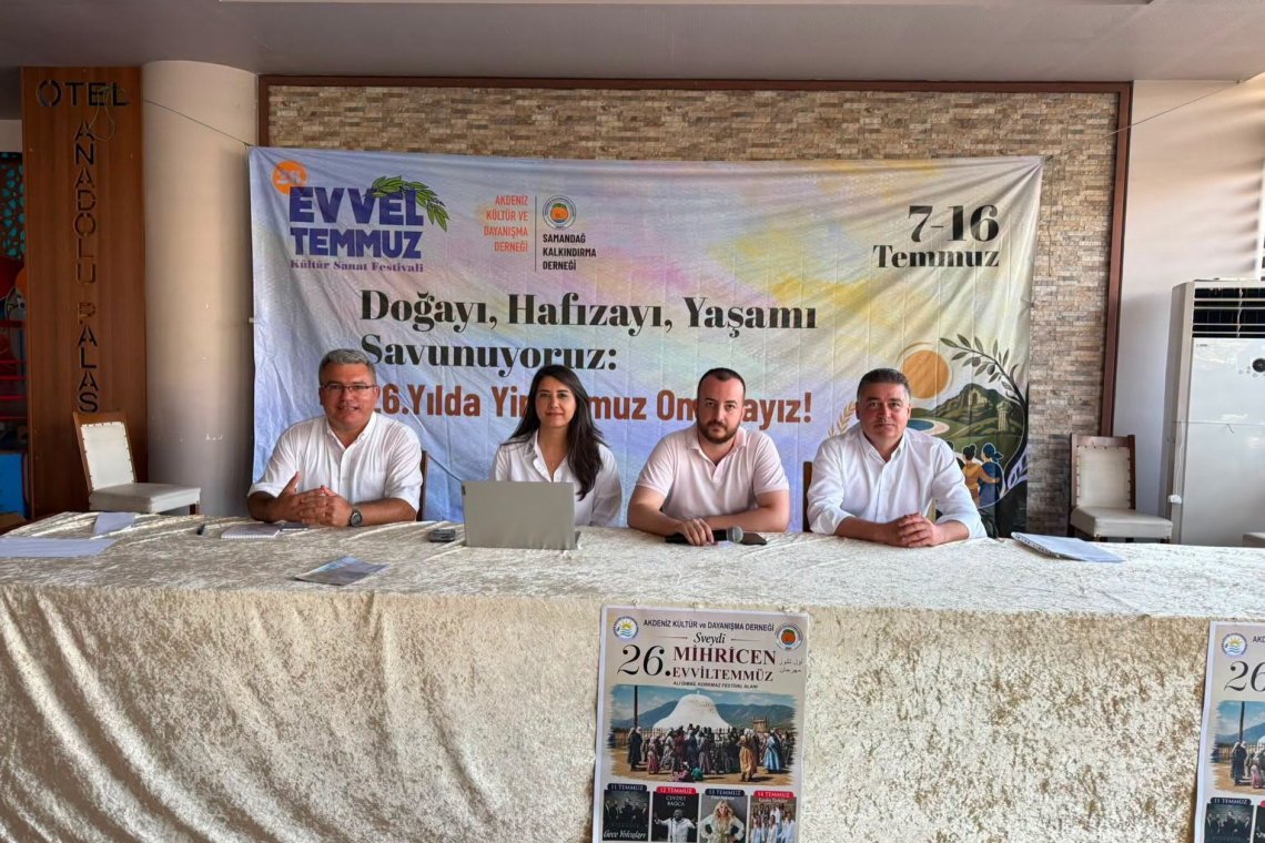 EVVEL TEMMUZ FESTİVALİ'NDE TÜRKİYE'NİN SİYASİ GÜNDEMİ MASAYA YATIRILDI