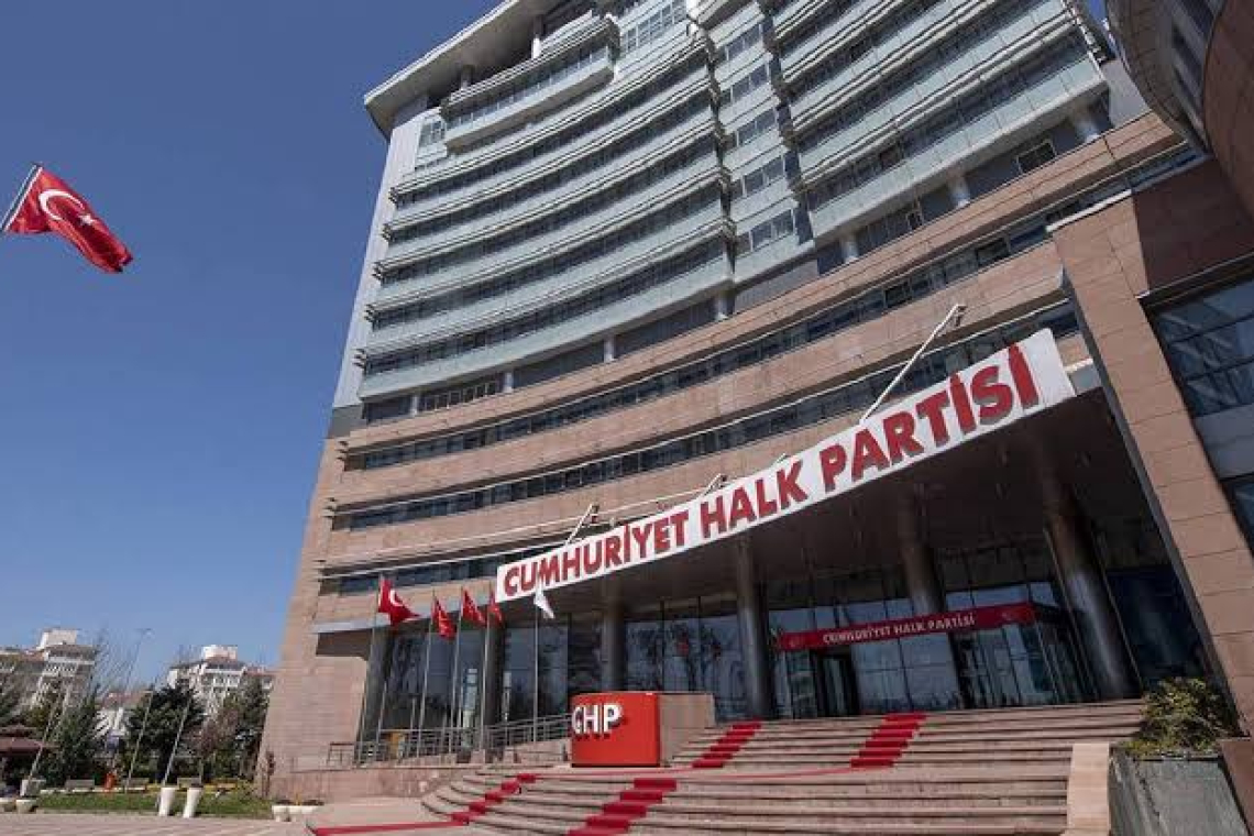 CHP'DEN 264 ESKİ MİLLETVEKİLİ İSTİFA ETTİ