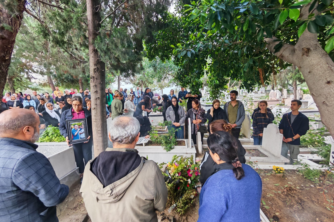 CÜNEYT KAYIKÇI, 7. GÜNÜNDE SEVDİĞİ ŞİİRLER VE TÜRKÜLERLE ANILDI